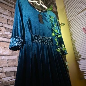 Beautiful emerald green/blue maxi dress!